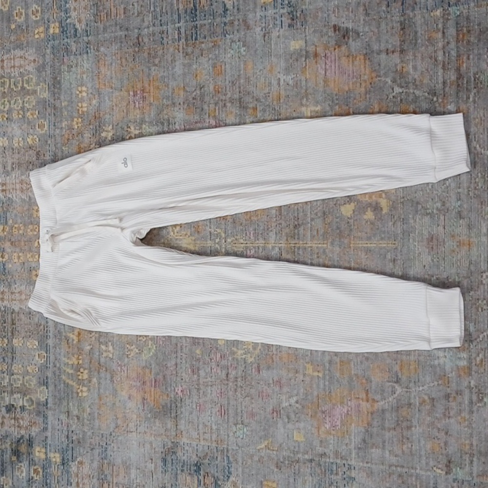 Alo Yoga Muse Sweatpant - Picture 2 of 6